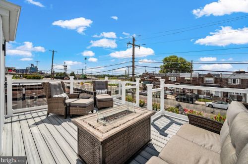 2833 10th St, Philadelphia PA 19122-6021 exterior