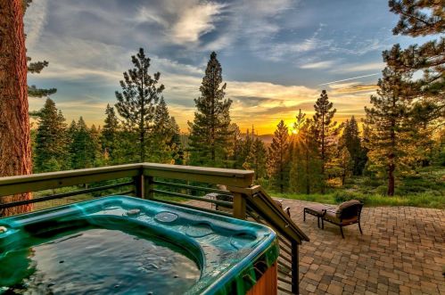 16125 Martis Peak Rd, Truckee CA  96161-1485 exterior