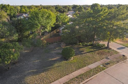 1108 Sea Ter, Irving TX 75060-7716 exterior