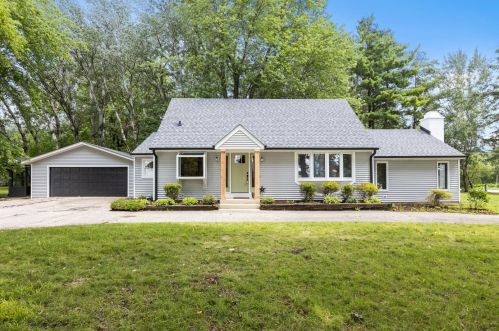 3480 Roth Rd, Oswego, IL 60543-9784