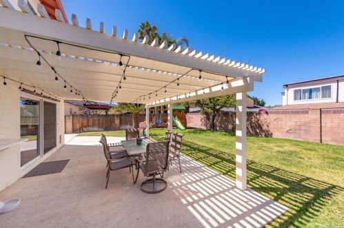 1567 Bridget Ave, Simi Valley CA  93065-3607 exterior