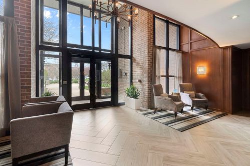 3 Oak Brook Club Dr, Oak Brook, IL 60523-1346