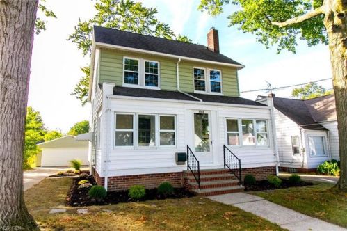 1368 Churchill Rd, Cleveland OH  44124-1353 exterior