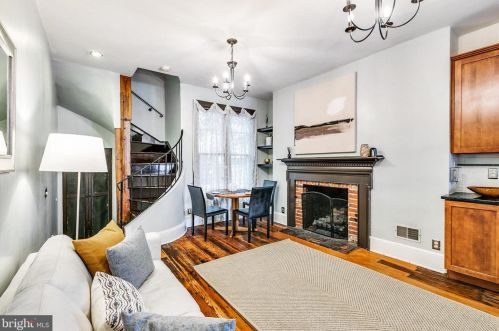 1237 Lombard St, Philadelphia, PA 19147-1132