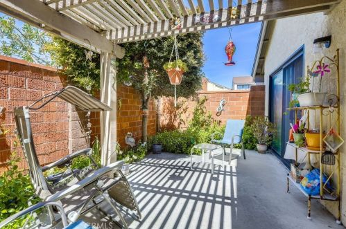 2062 West St, Anaheim, CA 92802-4002
