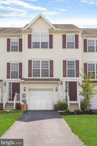 320 Mesa Ln, York, PA 17408-6294