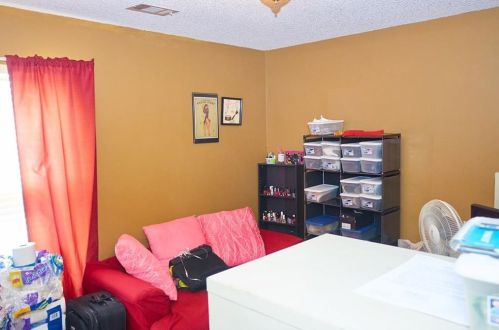 6746 Biscayne Blvd, Rex GA 30273-2245 exterior