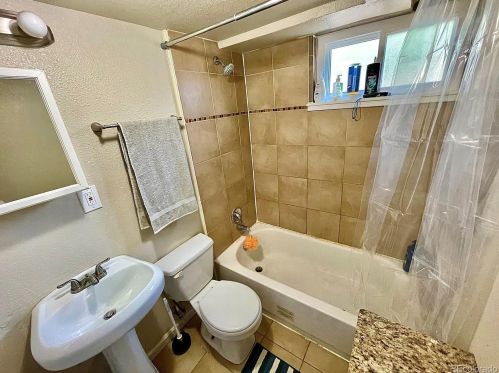 2038 6th Ave, Greeley CO  80631-7106 exterior