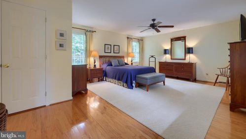 142 Bentley Ln, Lancaster PA  17603-6204 exterior