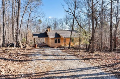 309 Fowler Creek Dr, Cleveland, GA 30528-6576