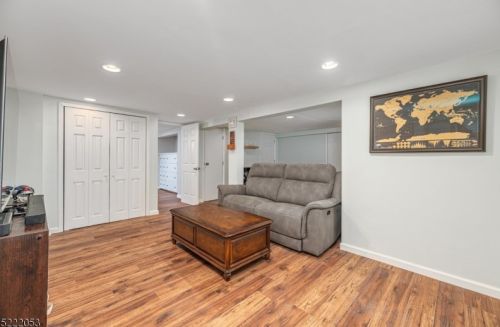 5 Cedar Ter, Dover NJ  07869-4802 exterior