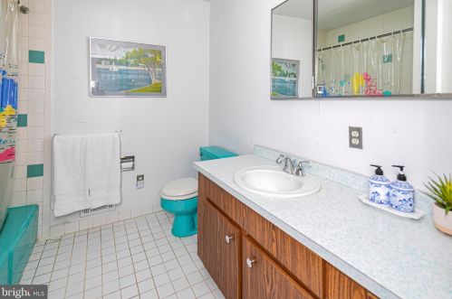 103 Linwood Cir, Princeton NJ  08540-3625 exterior