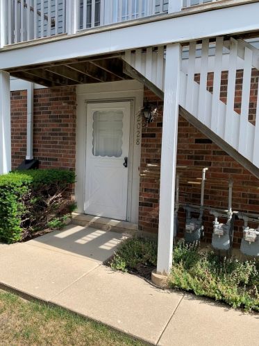 2028 Old Hicks Rd, Palatine, IL 60074-1291