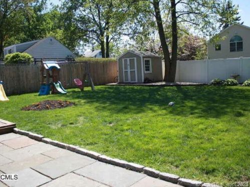 9 Triangle St, Norwalk CT  06855-1603 exterior