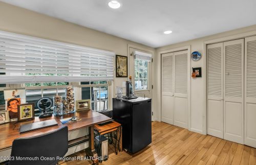 37 Walnut Ave, Tinton Falls NJ 07701-6132 exterior