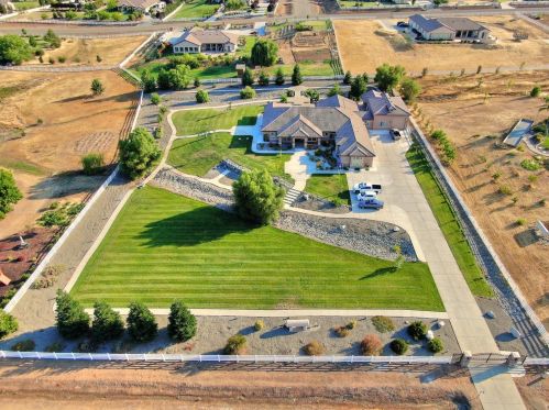 11860 Gidaro Dr, Elk Grove, CA 95624-9394