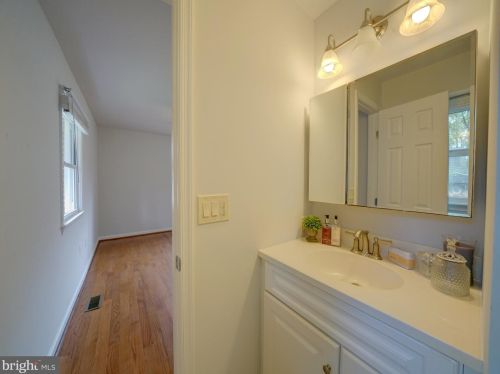 9470 Vollmerhausen Dr, Columbia MD  21046-2004 exterior