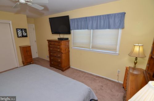 26 Apollo Dr, Trenton NJ  08620-1004 exterior