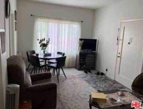 122 Cedar St, Glendale CA  91205-1251 exterior