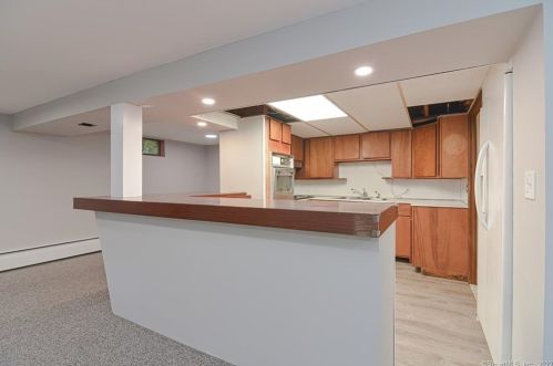 4 Clark Pl, Quaker Hill CT  06375-1204 exterior