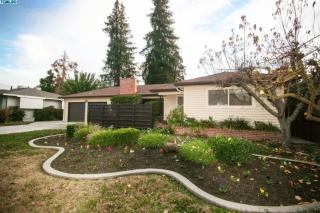 2731 Sue Ave, Visalia, CA 93277-2048