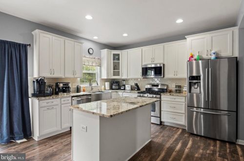 18823 Pier Trail Dr, Triangle VA  22172-2347 exterior