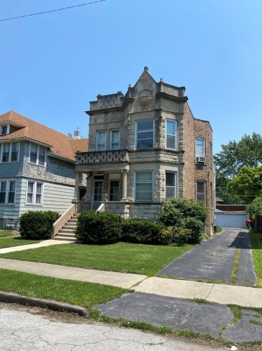 12613 Maple Ave, Dixmoor, IL 60406-1904