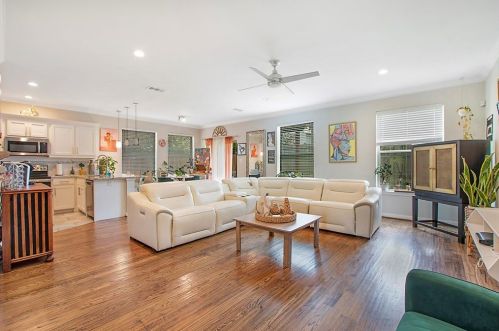 2104 Cologne Dr, Carrollton TX 75007-2336 exterior