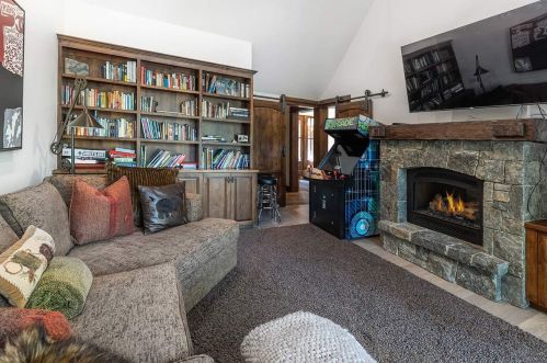 321 David Frink, Truckee CA  96161-5105 exterior
