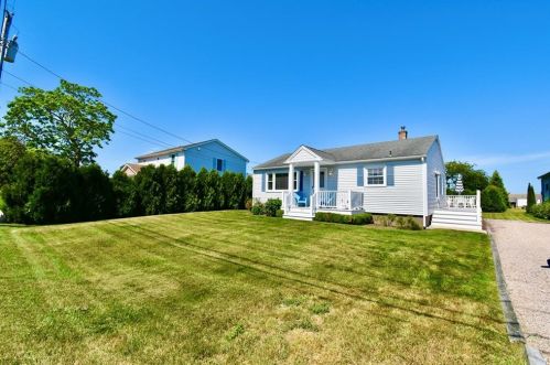 57 Winnapaug Rd, Westerly, RI 02891-3506