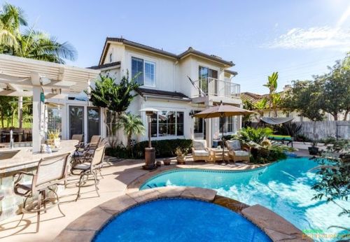 7067 Via Candrejo, Carlsbad, CA 92009-6609