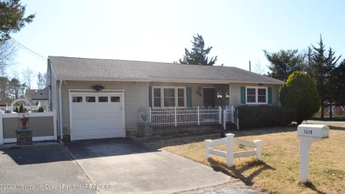 1319 Sylvania Pl, Lacey, NJ 08731-4145