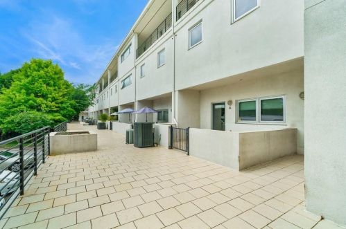 455 Glen Iris Dr, Atlanta GA  30308-2943 exterior