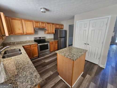 4166 Kensington Cv, Atlanta GA  30349-2590 exterior