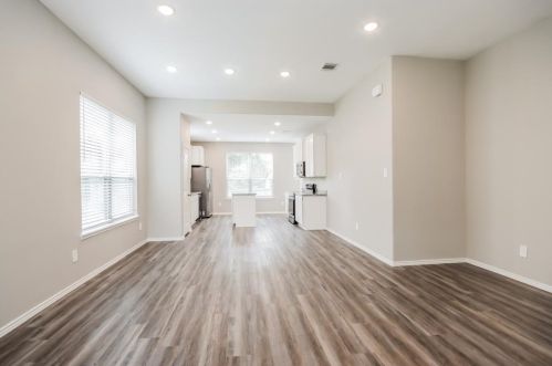 10382 Royal Damon Dr, Conroe TX  77303-2660 exterior