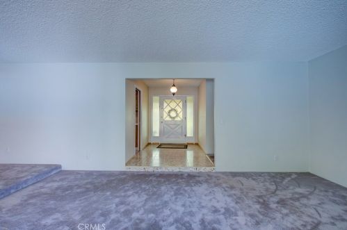 1005 Stratford Ln, Modesto, CA 95350-1683
