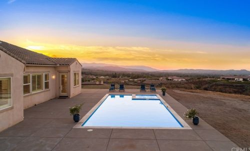7754 Solitude Ct, Riverside, CA 92506-7582