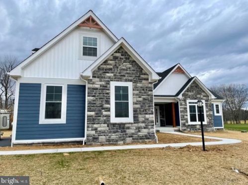 260 Varick Trl, Hedgesville, WV 25427-1115