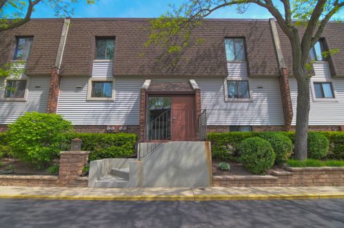 443 Elm St, Bannockburn IL  60015-5805 exterior