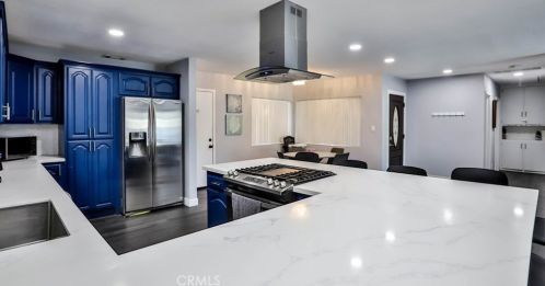 1555 Kimberly Ave, Anaheim CA  92802-2707 exterior