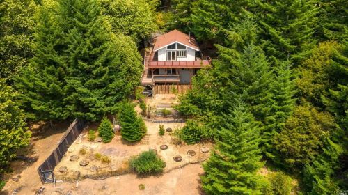 24560 Ridge Rd, Willits, CA 95490-9438
