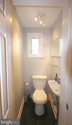 1229 13th St, Philadelphia PA  19147-4502 exterior