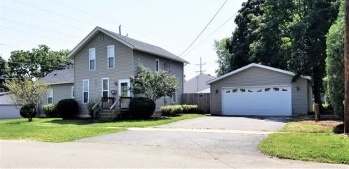 215 Charles St, Carpentersville, IL 60110-1801