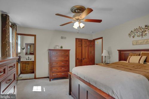 202 Suncrest Rd, Lancaster PA  17601-4835 exterior