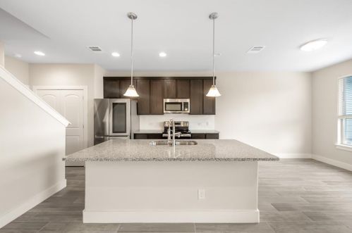 429 High Tech Dr, Georgetown, TX 78626
