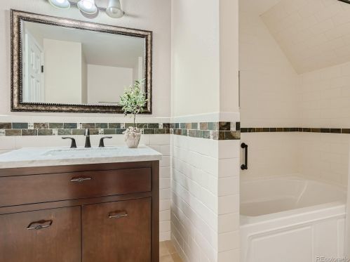 6890 Niagara Ct, Englewood CO 80112-1011 exterior