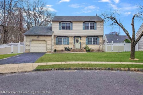 32 Lisa Dr, Hazlet, NJ 07730-2713