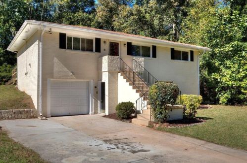 3533 Highwood Dr, Atlanta GA  30344-2500 exterior