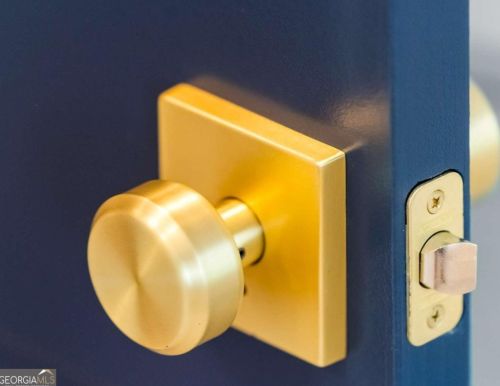 2731 Arden Rd, Atlanta GA  30305-1913 exterior