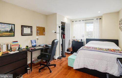 528 13 St, Philadelphia PA  19147-4533 exterior